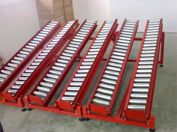 Băng tải con lăn thang